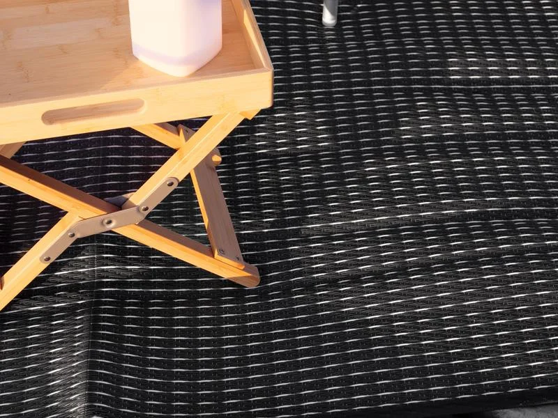 Koberec pod markýzu a do předstanu CLOUD 350 × 250 cm černý oboustranný 300 g/m² s taškou pro karavany a kempování 308523