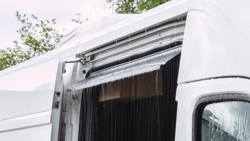 Okapnice dešťová REMIcare Van pro posuvné dveře Fiat Ducato – černá 310553