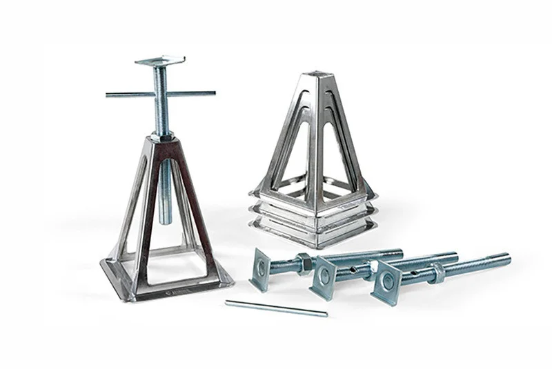 Kozlíky podpěrné hliníkové Fiamma Alu Jacks (sada 4 ks, výškově stavitelné 28–43 cm, nosnost 1 000 kg/ks, leštěný hliník) 314684