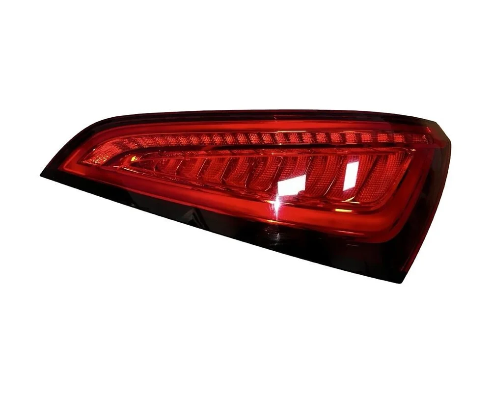 Audi Q5 8R S-Line r.v. 2013 LED pravé zadní vnější světlo 8R0945094C S5VX3T81616 Audi Q5 8R S-Line r.v. 2013 LED pravé zadní vnější světlo 8R0945094C S5VX3T81616