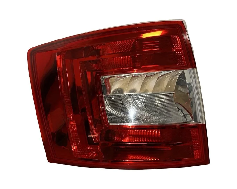 Škoda Octavia 3 kombi r.v. 2016 levé zadní vnější světlo 5E9945095 5E9945111 S5VX3T75513 Škoda Octavia 3 kombi r.v. 2016 levé zadní vnější světlo 5E9945095 5E9945111 S5VX3T75513