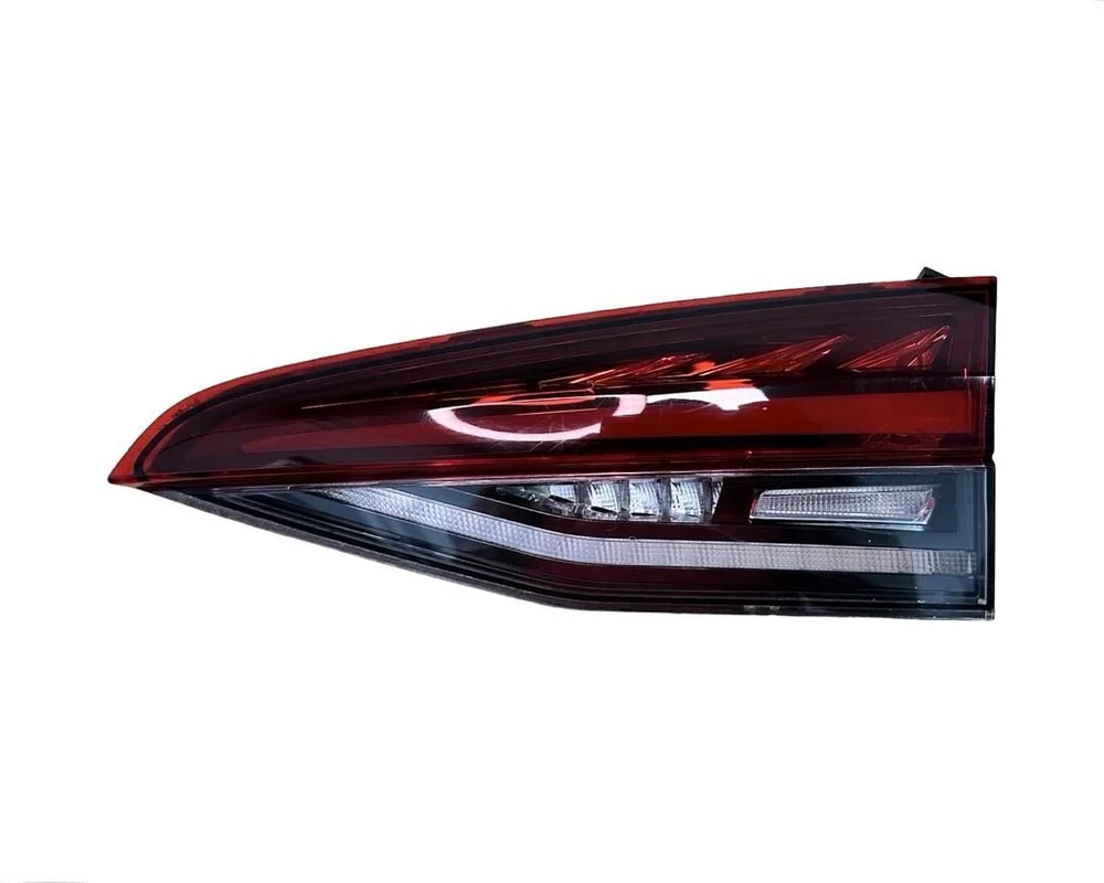 Škoda Octavia 4 kombi r.v. 2021 LED pravé zadní vnitřní světlo 5E7945308A S5VX3T86186 Škoda Octavia 4 kombi r.v. 2021 LED pravé zadní vnitřní světlo 5E7945308A S5VX3T86186