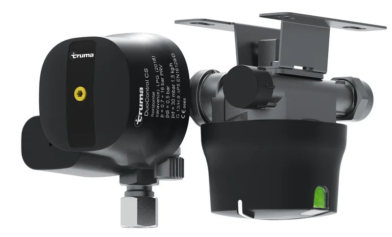 Regulátor tlaku plynu Truma DuoControl CS horizontální (30 mbar, 1,5 kg/h, s nárazovým senzorem) 314271