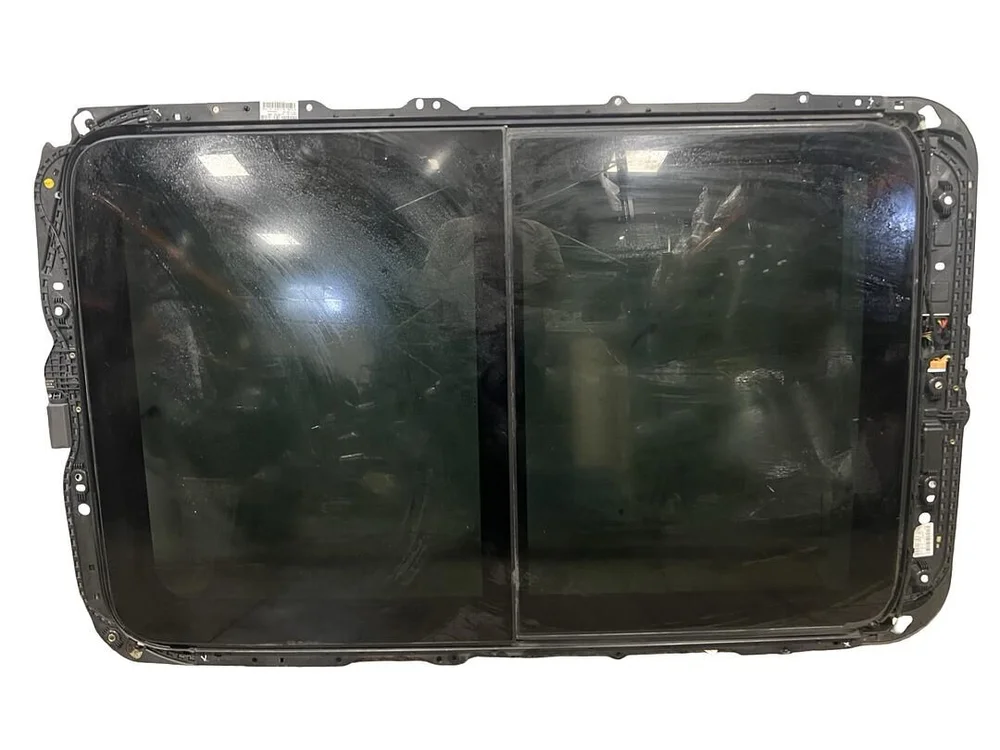 VW Passat B8 kombi r.v. 2019 panoramatické střešní okno 3G9877041J 3G9971648D S5VX3T68859