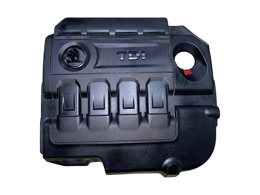 Škoda Octavia 3 RS kombi r.v. 2015 horní kryt motoru 04L103925N S5VX3T74899 Škoda Octavia 3 RS kombi r.v. 2015 horní kryt motoru 04L103925N S5VX3T74899
